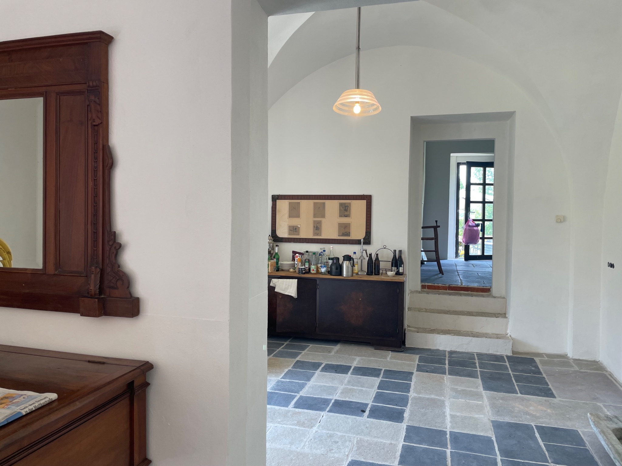 Table in salon