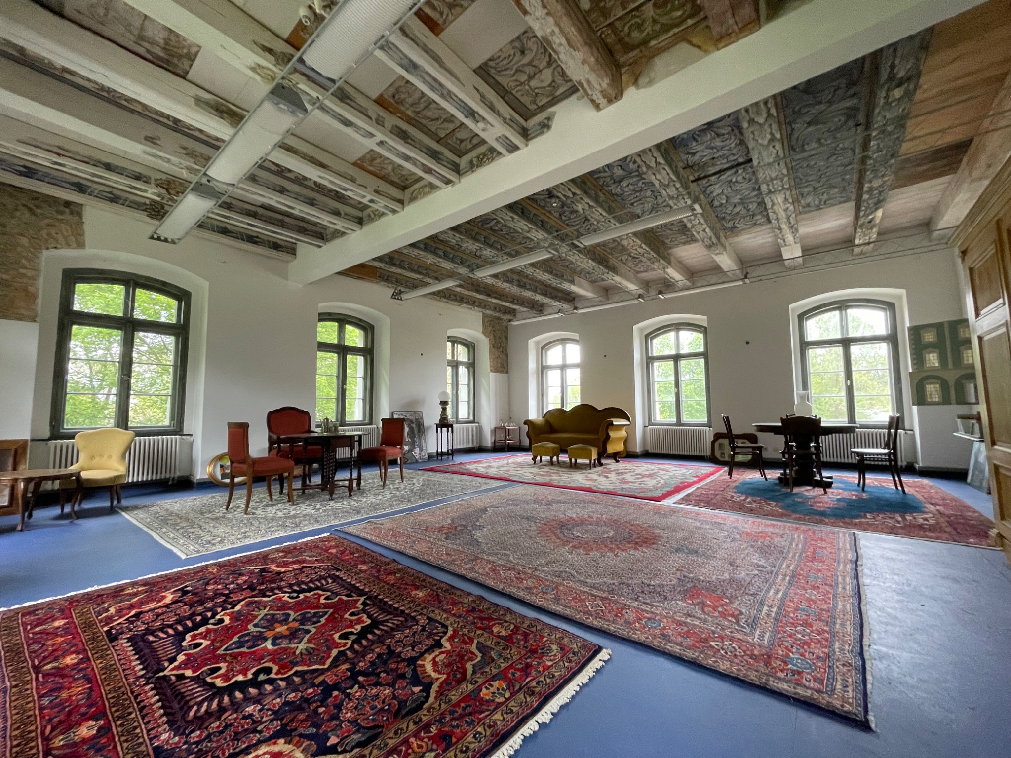 Large salon
